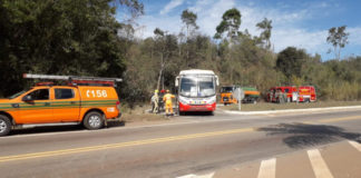 BR-356, Itabirito: ônibus pega fogo; Ação entre militares e Brigada Municipal evita danos maiores