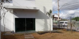 Farmácia de Todos ainda de portas fechadas em Itabirito; Estado desconhece inauguração