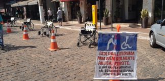 SNT em Itabirito: aviso para quem estaciona em vagas especiais e diz: “é só 1 min!”; Fotos