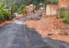 3 casas inundadas: Prefeito de Itabirito comenta destruição de asfalto no Country após chuvas
