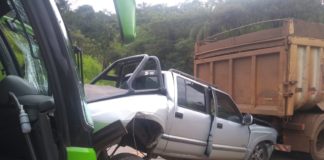 Itabirito, BR-356: Caminhão provoca engavetamento com caminhonete e ônibus; fotos