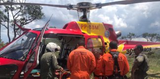 Após queda de 10m em cachoeira, mulher de Itabirito é levada de helicóptero para o João XXIII