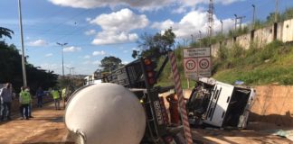 Caminhão-tanque perde freio e atinge carros no Anel Rodoviário, em BH; VEJA VÍDEO