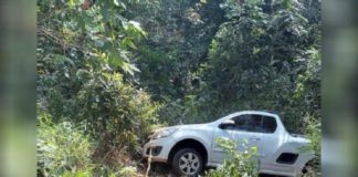 Alphaville, BR-040: Carro cai em ribanceira após atropelar 5 ciclistas