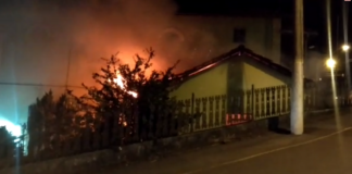 Incêndio atinge anexo do antigo Quartel da PM em Itabirito; veja fotos e vídeo