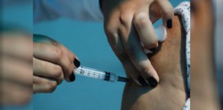 Itabirito: 270 idosos serão vacinados até 6ª; aviso aos contemplados é feito também por telefone