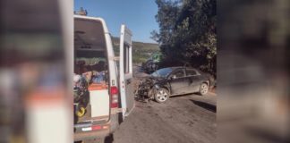 BR-356: Colisão frontal entre dois carros deixa feridos e provoca congestionamento em Itabirito