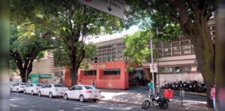 Caminhão atropela ciclista no Centro de Itabirito; vítima é levada de helicóptero para o João XXIII