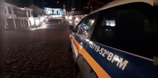 PM prende em flagrante autor de roubo a posto de combustível em Ouro Preto