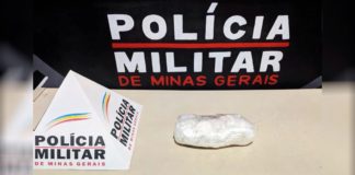 Moça de 22 anos tenta entrar em Itabirito com barra de cocaína, mas é presa pela PM