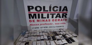 Itabirito: PM prende 2 flagrados por câmeras de loja; eles tinham acabado de furtar 60 celulares