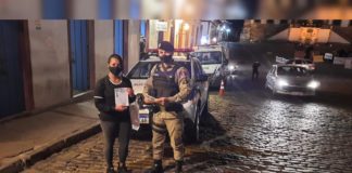 Itabirito/Ouro Preto/Mariana: PM em campanha de combate à violência contra a mulher Agosto Lilás: ação da PM em Ouro Preto. Foto - 52º Batalhão da Polícia Militar