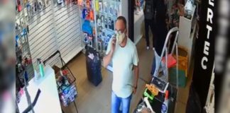 Itabirito: Ladrão furta 4 celulares e é flagrado por câmeras de loja; R$ 12 mil de prejuízo; VÍDEO