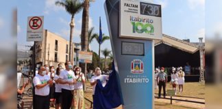 Em seu 98º aniversário, Itabirito inaugura relógio que informa quantos dias faltam para os 100 anos
