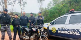 Itabirito: Em meio a matagal no bairro Santa Rita, moto furtada é encontrada pela GM