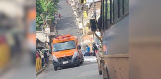 Itabirito: Moto com 3 jovens se envolve em acidente no Santa Rita