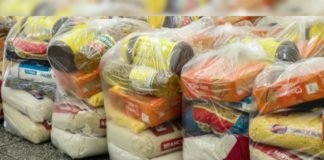 Começou a distribuição das cestas básicas para alunos da rede municipal em Mariana
