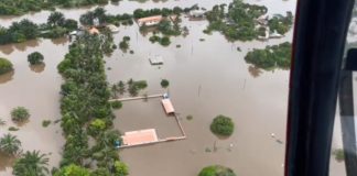 Com 471 mil afetados pelas chuvas, BA conta com 18 bombeiros de MG especialistas em desastres
