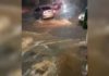Itabirito: chuva faz água “brotar” do asfalto no Santa Efigênia e causa alagamentos pela cidade