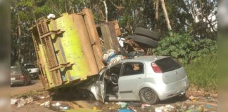 Acidente entre caminhão de lixo e carro deixa 1 morto e 2 feridos, em Ouro Preto
