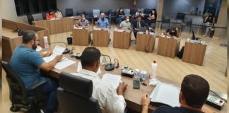 Servidores de Itabirito: vale-refeição passa em 1ª discussão; Arnaldo fala em injustiça com a Saúde