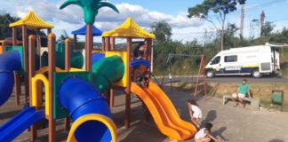 Itabirito: para se aproximar da comunidade, GM leva Base Móvel para praça do Padre Adelmo