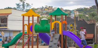 Itabirito: mais 5 parquinhos serão instalados; limpeza urbana é retomada em ruas e praças