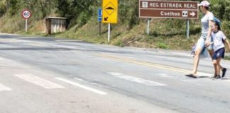 Quebra-molas são instalados na BR-356, em Amarantina