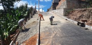 Itabirito: começam as obras do novo trecho da Rua Francisco Mendanha, no bairro Santo Antônio Obras na rua Francisco Mendanha, no bairro Santo Antônio, em Itabirito. Foto: Prefeitura