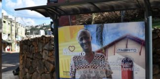 Itabirito: Dona Deusa, prof. Rui e ex-juiz Antônio Braga têm suas imagens nos pontos de ônibus Deusolira foi homenageada pela Prefeitura com suas fotos em pontos de ônibus. Imagem - Prefeitura de Itabirito