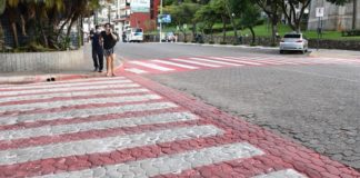 Sinalização em Itabirito: placas são instaladas e faixas de pedestres ganham novas pinturas