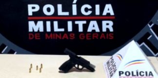Passageiro em carro de aplicativo é preso, pela PM, portando arma de fogo, em Mariana