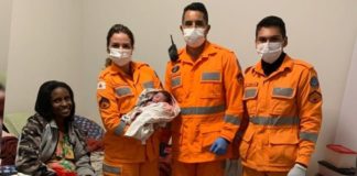 Em Conselheiro Lafaiete, mãe dá à luz em casa com ajuda do Corpo de Bombeiros; bebê passa bem