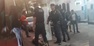 Itabirito: após atear fogo em desafeto em plena praça, casal é conduzido para a delegacia pela GM