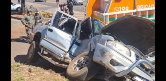 Itabirito, acesso 2, BR-356: acidente entre caminhonetes faz 1 delas descer barranco de 20 m