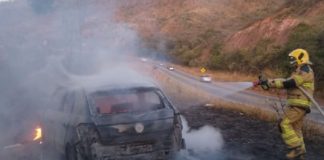 BR-356: carro pega fogo em Mariana