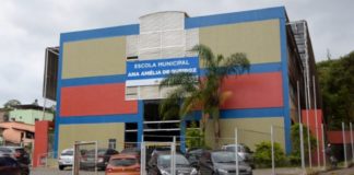 Itabirito: alunos se envolvem em ocorrência que teve porte de faca e ameaças em escola municipal Facha da Escola Municipal Ana Amélia Queiroz. Foto - Prefeitura de Itabirito - Reprodução