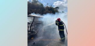 BR-040: Kombi motorhome é consumida por fogo em Barbacena; veja fotos O fogo destruiu o veículo que era usado como casa. Foto - CBBMG