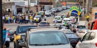 Itabirito: carreata reúne apoiadores de Bolsonaro Cerca de 40 min antes da saída da carreata. Foto - Radar Geral