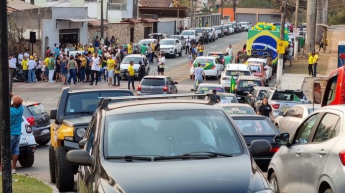 Cerca de 40 min antes da saída da carreata. Foto - Radar Geral