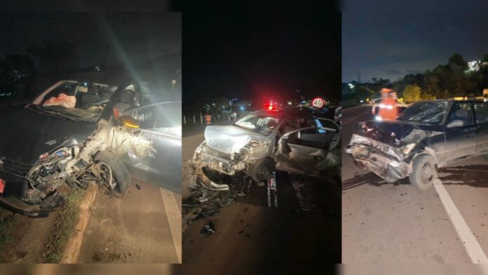 Estrago grande: os 3 carros envolvidos no acidente na BR-356, em Itabirito. Fotos - CBMMG