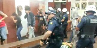 Ouro Preto: protesto contra a Saneouro termina em conflito entre manifestantes e a GM Confronto entre GM e manifestantes em Ouro Preto. Foto - Reprodução de vídeo