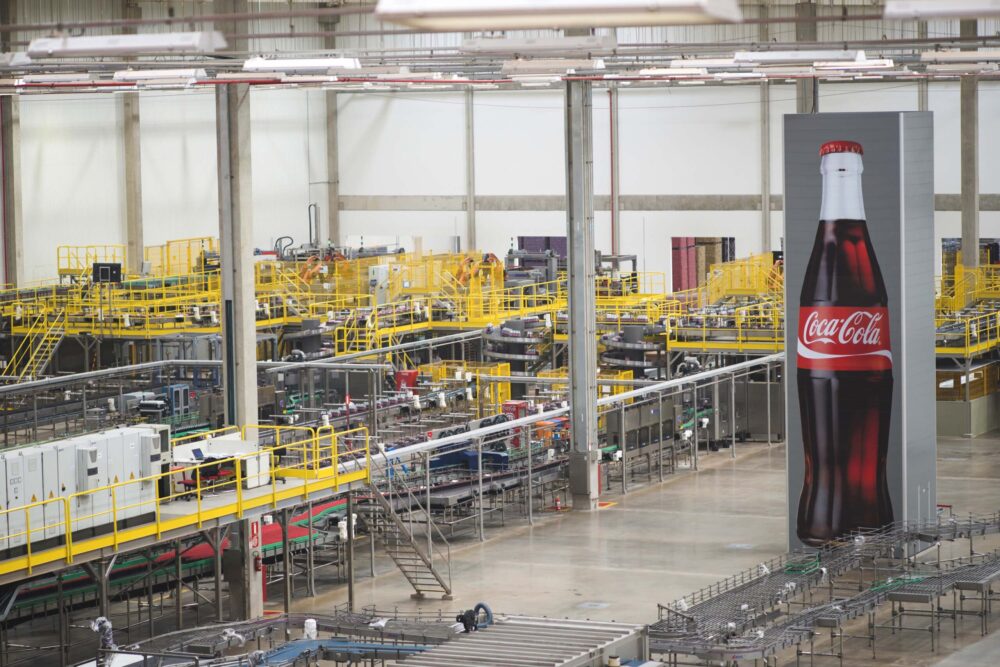 Interior da fábrica da Coca-Cola Femsa Brasil em Itabirito. Foto - Divulgação