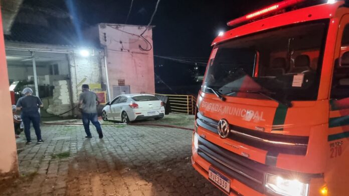 Novo caminhão ABS, adquirido pela Prefeitura, é usado pela 1ª vez. Foto - Radar Geral