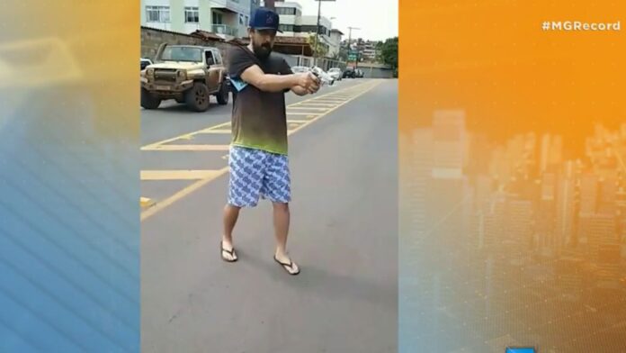 Um vídeo, divulgado pela Record TV Minas, mostra Paraíba efetuando os disparos. Foto - Reprodução