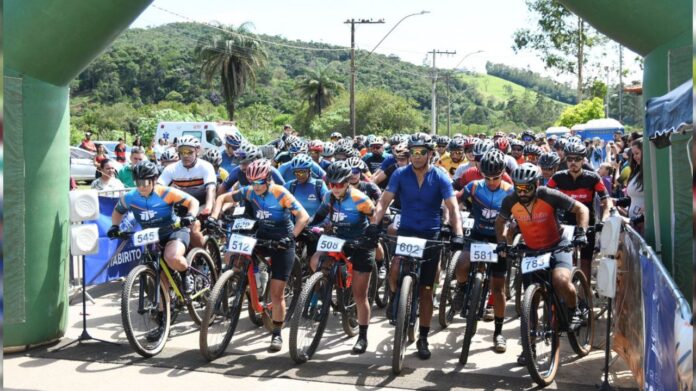 Golden Biker no Córrego do Bação, em Itabirito. Foto - Prefeitura