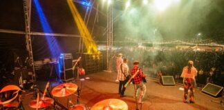 Credenciamento de artistas: Prefeitura de Itabirito reabre prazo para não credenciados Artistas de Itabirito se apresentando no Julifest. Foto - Sanderson Pereira