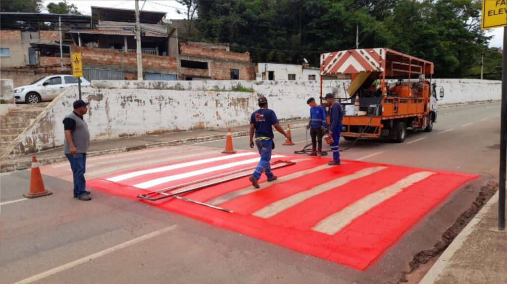 Sinalização da Avenida José Farid. Foto - Prefeitura de Itabirito