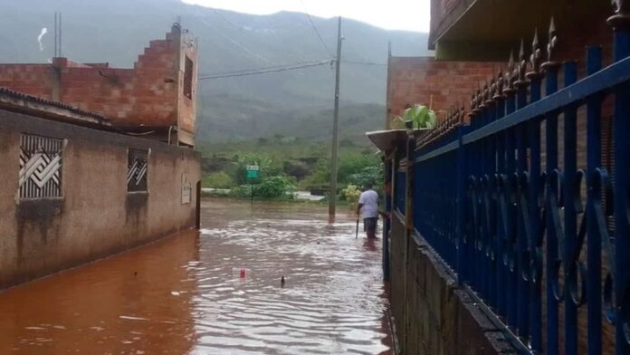 Situação de Antônio Pereira após a chuva. Foto - Reprodução