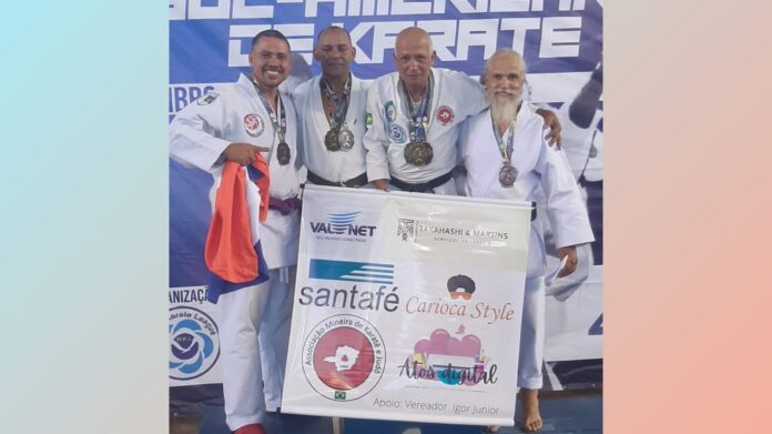 Edinilson (centro/direita) acumulou medalhas em Pernambuco. Foto - Arquivo pessoal